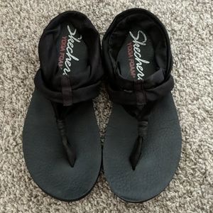 Sketchers Yoga Foam Sandals